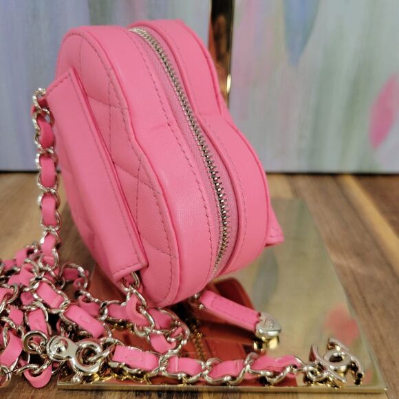 Chanel Chain Coin belt or shoulder purse Heart Lambskin pink Matrasse - Picture 8 of 13